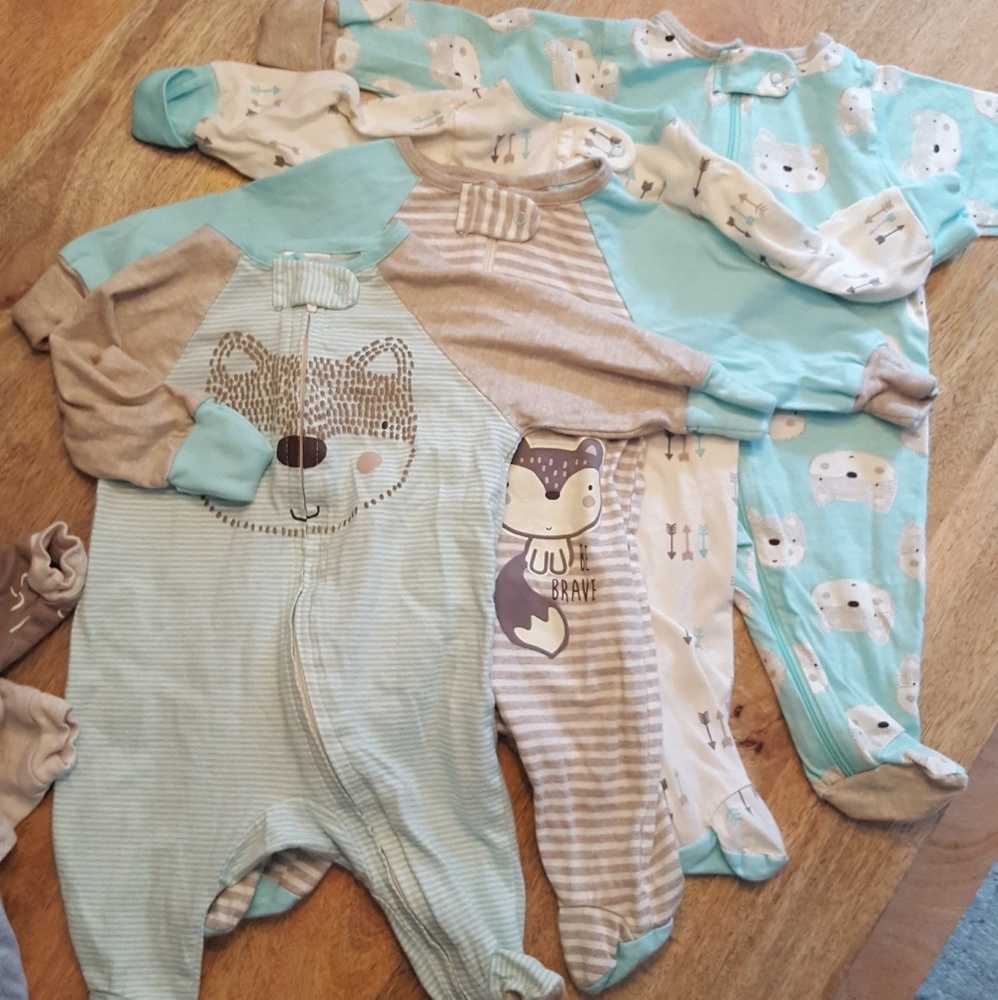 Last Chance! 6  Gerber Sleep n'Play footed onesies